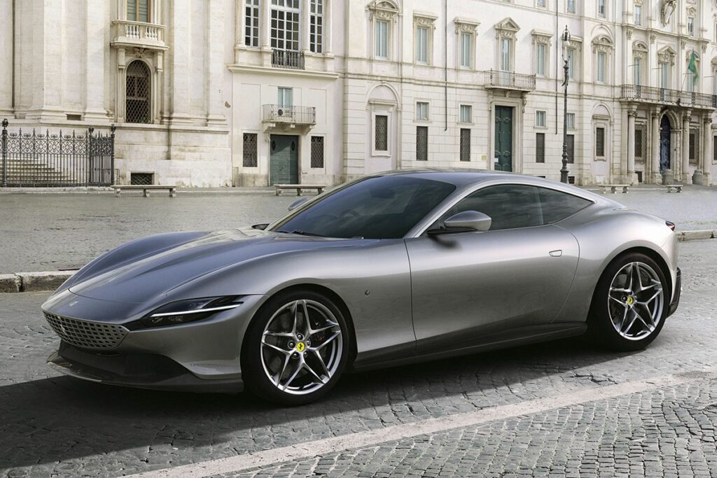 Su motor genera una potencia de 570 cv